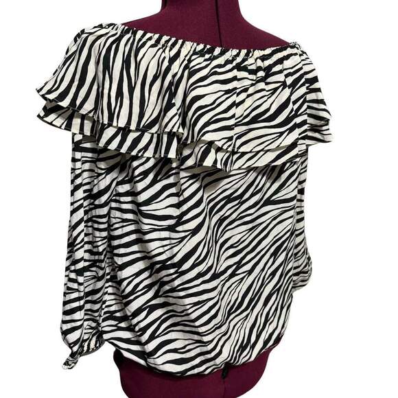 MICHAEL KORS Zebra Off-the-Shoulder Long Sleeve Ruffle Crepe Top NWT Medium - Picture 8 of 11